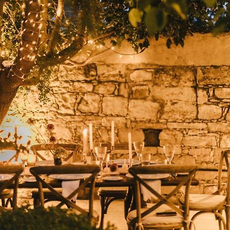 Hostal Cecilias Courtyard Malya Exterior foto