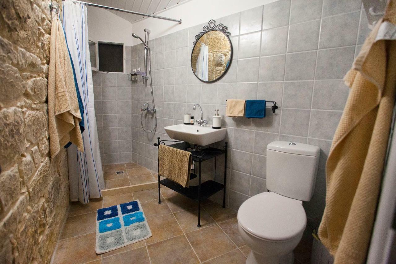 Hostal Cecilias Courtyard Malya Exterior foto