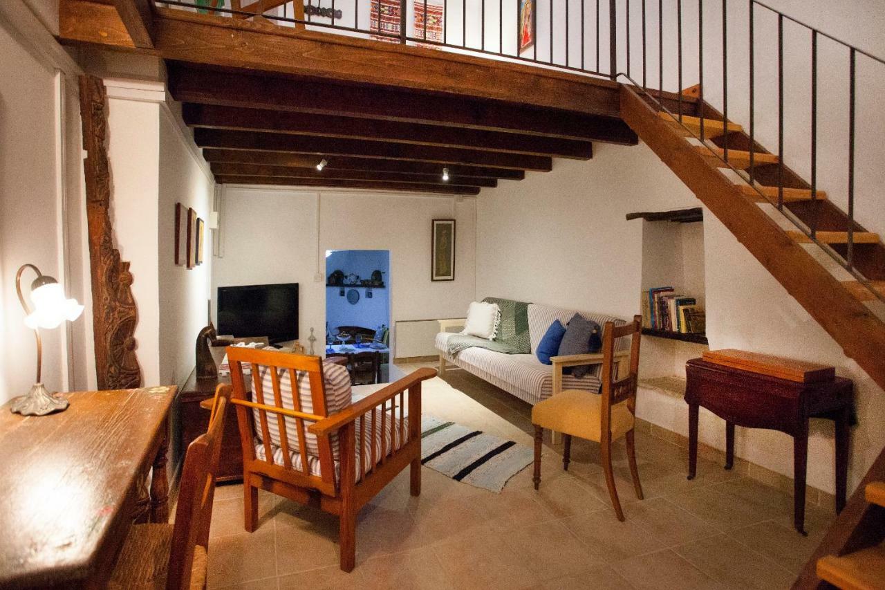 Hostal Cecilias Courtyard Malya Exterior foto