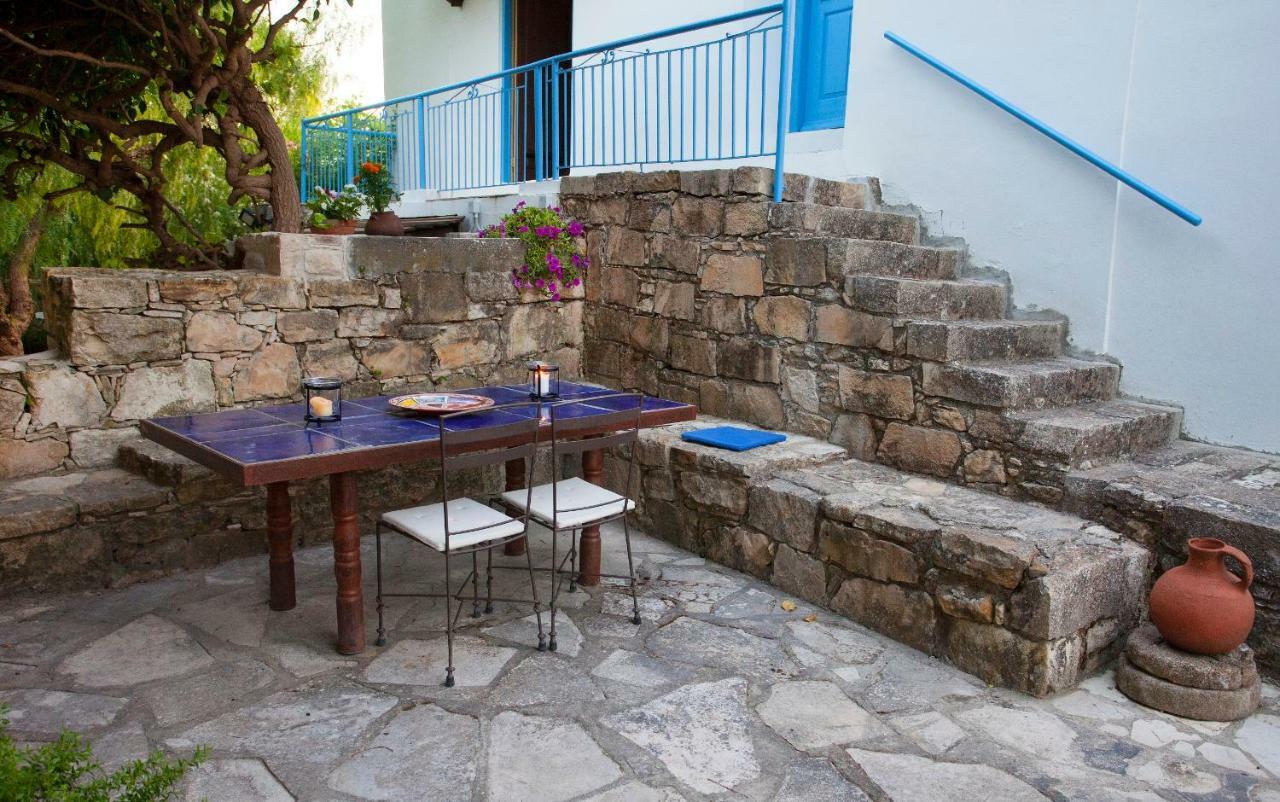 Hostal Cecilias Courtyard Malya Exterior foto