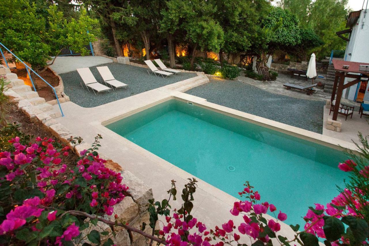 Hostal Cecilias Courtyard Malya Exterior foto