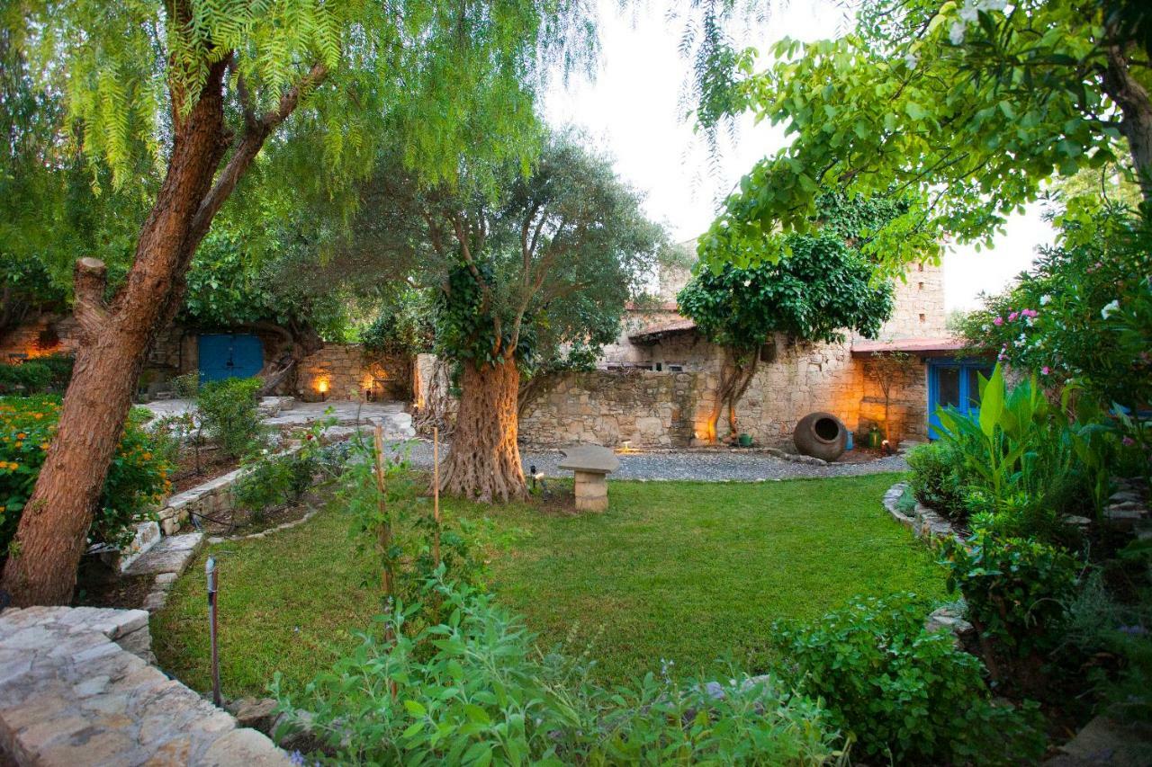 Hostal Cecilias Courtyard Malya Exterior foto