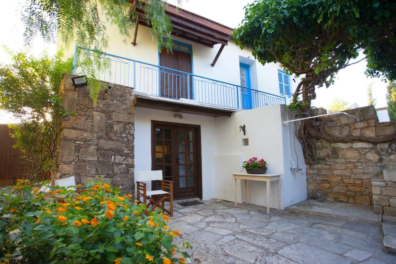 Hostal Cecilias Courtyard Malya Exterior foto